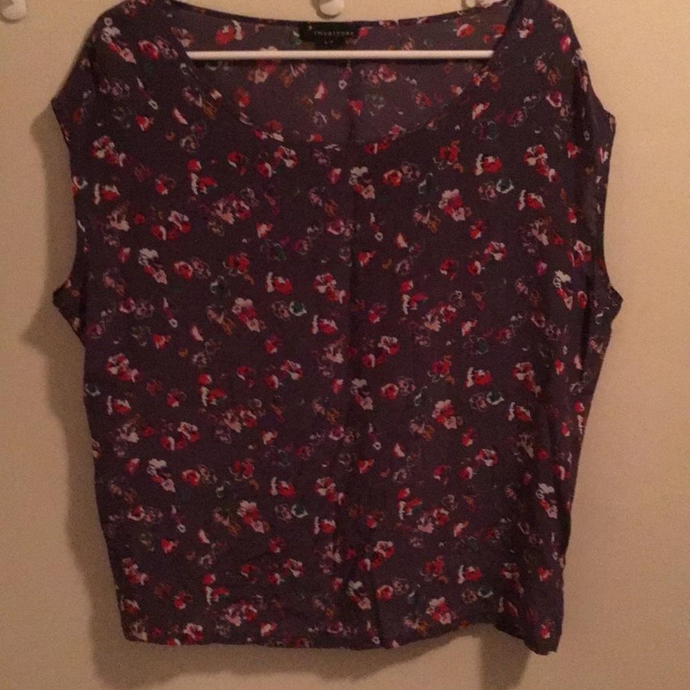 Forever 21 Silky floral top